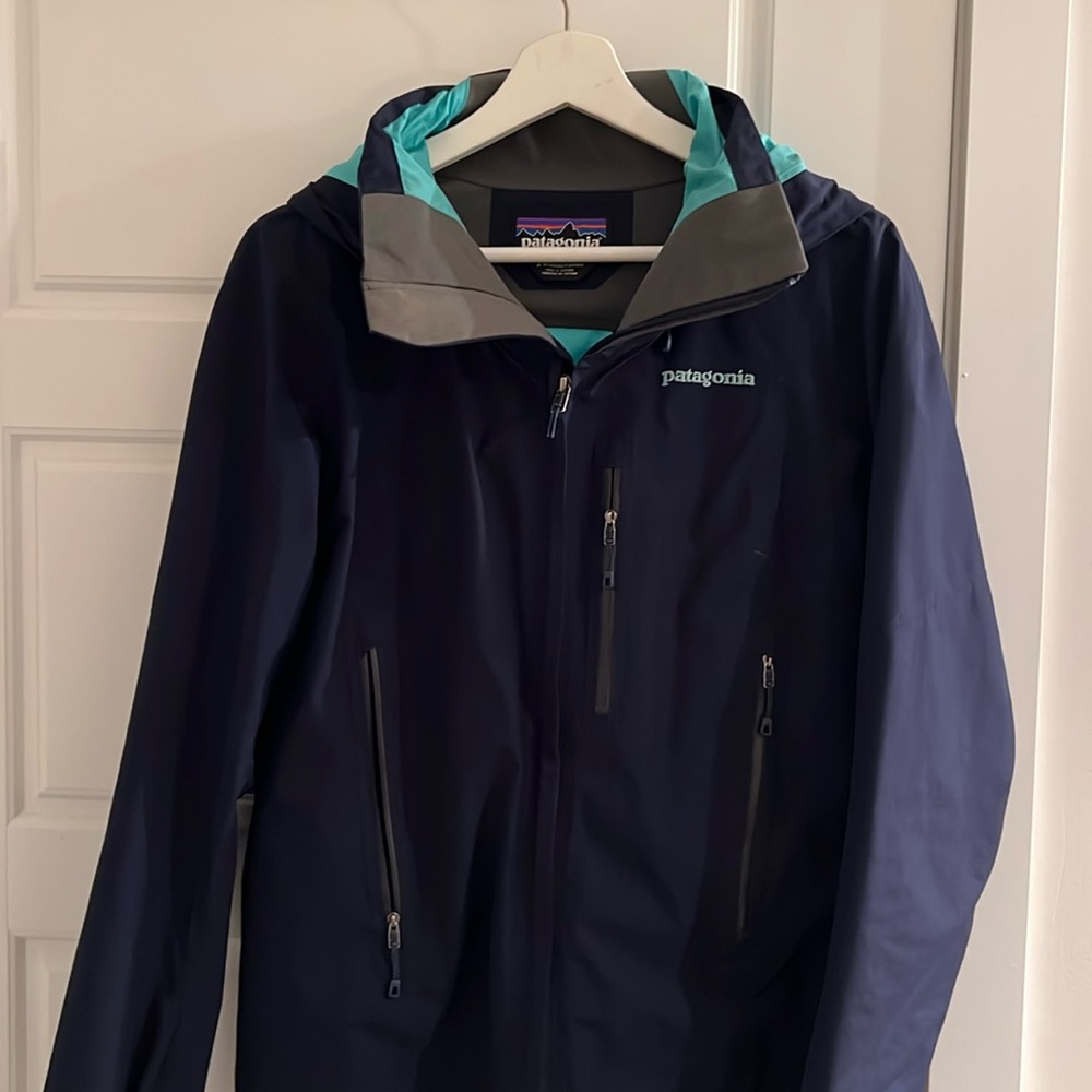 Patagonia W's Torrentshell Rain Jacket ( Gore-Tex)
